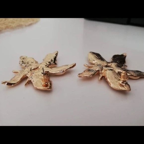 GIOVANNA CHANTAL Exaggeration Flower Drop Earrings - Picture 9 of 10